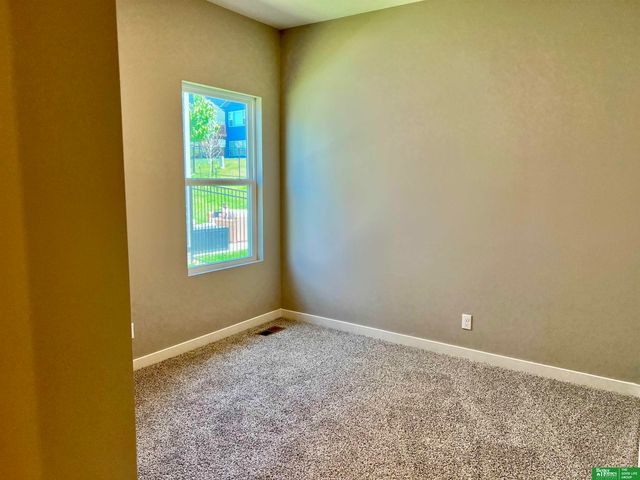 17635 Clay Street, Bennington, NE 68007