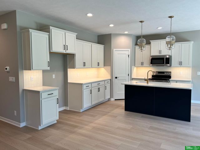 17635 Clay Street, Bennington, NE 68007