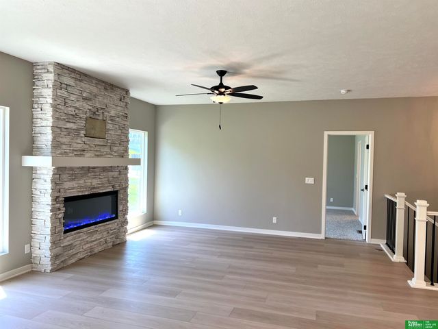 17635 Clay Street, Bennington, NE 68007