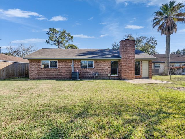 3210 Wavecrest Street, League City, TX 77573