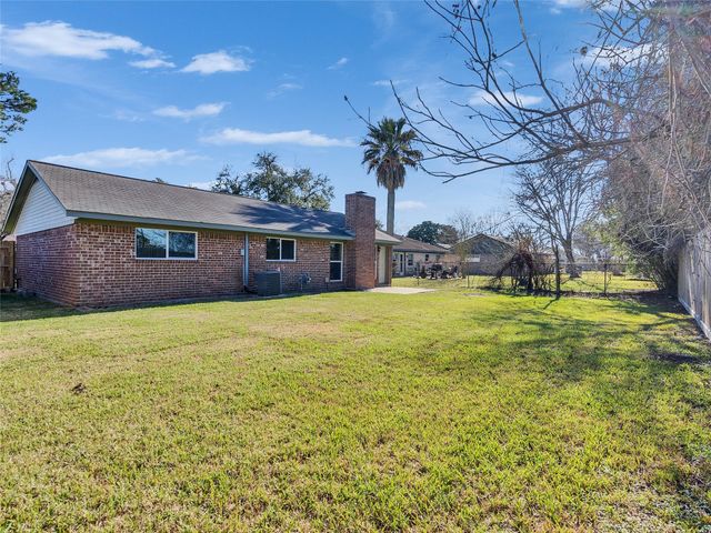 3210 Wavecrest Street, League City, TX 77573