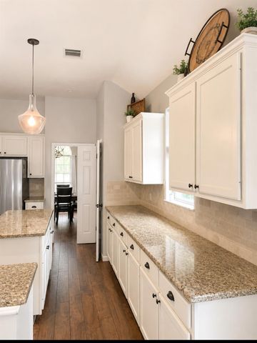 2304 Kristen LN, Cedar Park, TX 78613