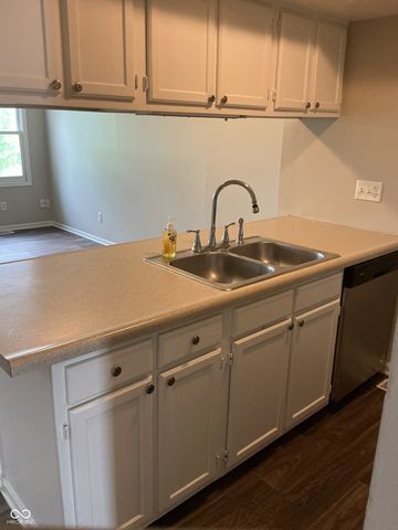 6062 Southbay Drive, Indianapolis, IN 46250