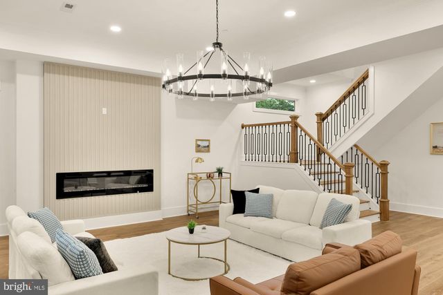 811 SLIGO CREEK PKWY, Takoma Park, MD 20912