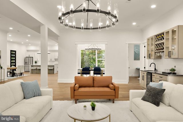 811 SLIGO CREEK PKWY, Takoma Park, MD 20912