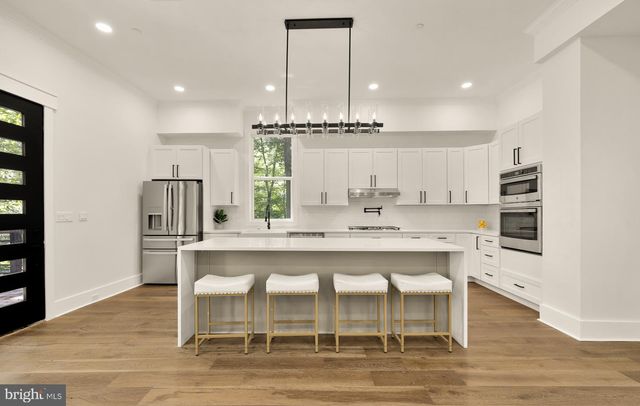 811 SLIGO CREEK PKWY, Takoma Park, MD 20912