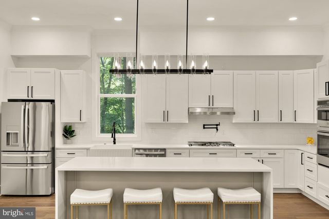 811 SLIGO CREEK PKWY, Takoma Park, MD 20912