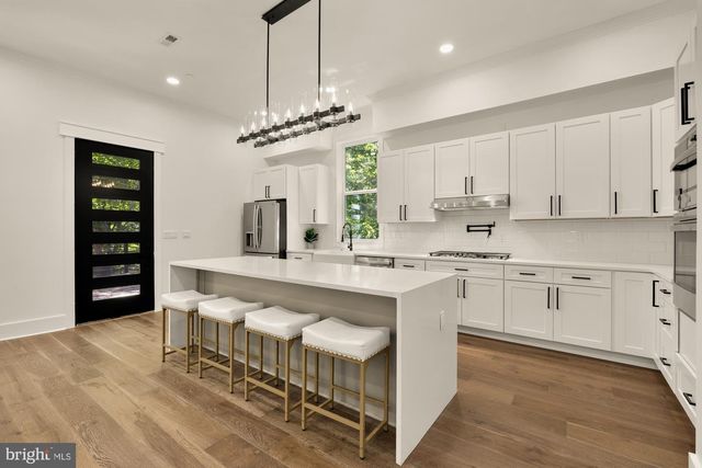 811 SLIGO CREEK PKWY, Takoma Park, MD 20912