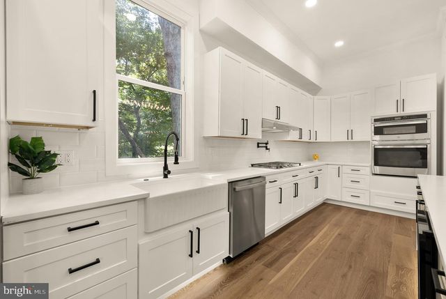 811 SLIGO CREEK PKWY, Takoma Park, MD 20912