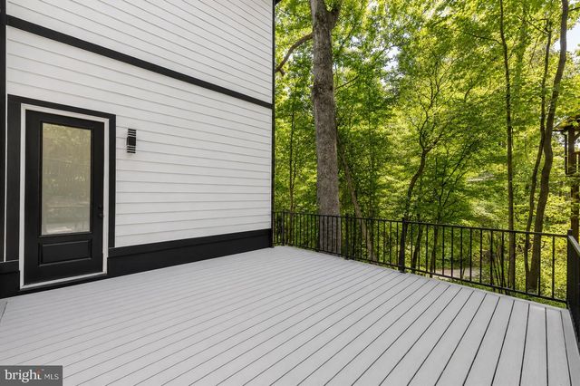 811 SLIGO CREEK PKWY, Takoma Park, MD 20912