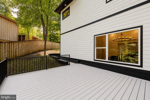 811 SLIGO CREEK PKWY, Takoma Park, MD 20912