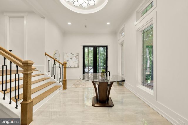 811 SLIGO CREEK PKWY, Takoma Park, MD 20912