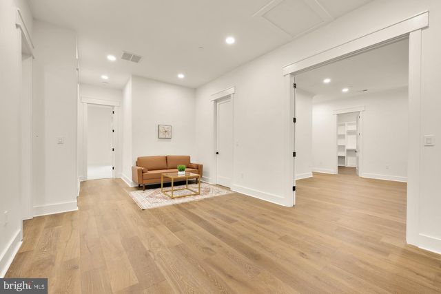 811 SLIGO CREEK PKWY, Takoma Park, MD 20912