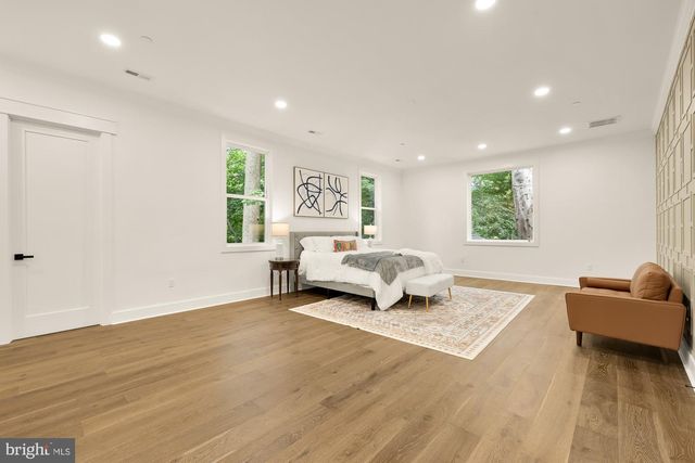 811 SLIGO CREEK PKWY, Takoma Park, MD 20912