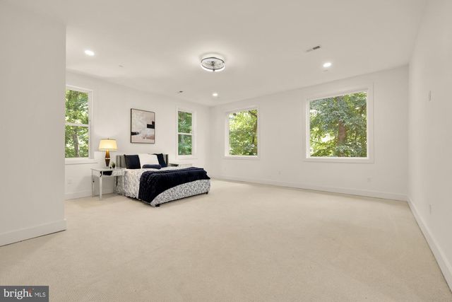 811 SLIGO CREEK PKWY, Takoma Park, MD 20912