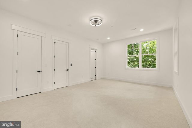 811 SLIGO CREEK PKWY, Takoma Park, MD 20912
