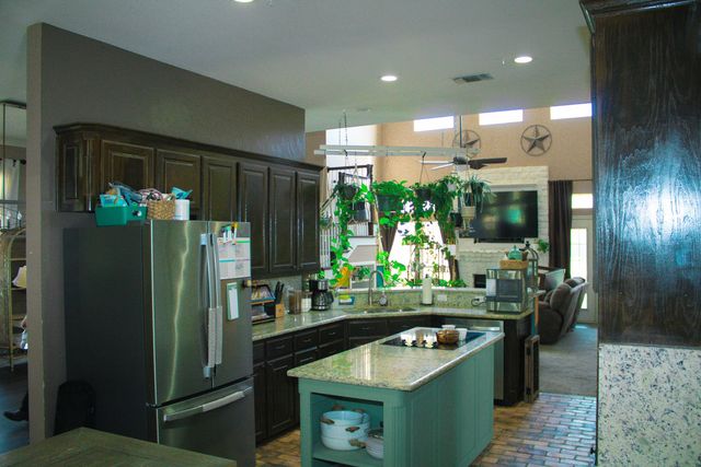 10 Shady Creek Lane, Bridgeport, TX 76426