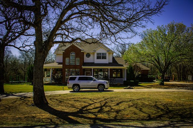 10 Shady Creek Lane, Bridgeport, TX 76426