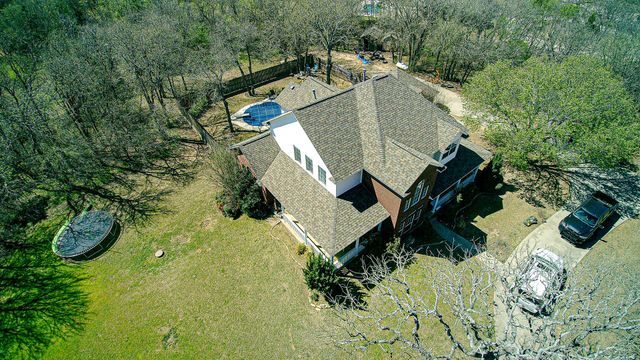 10 Shady Creek Lane, Bridgeport, TX 76426