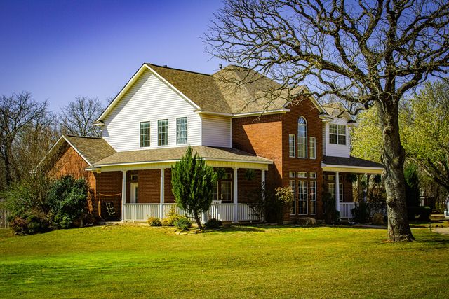 10 Shady Creek Lane, Bridgeport, TX 76426