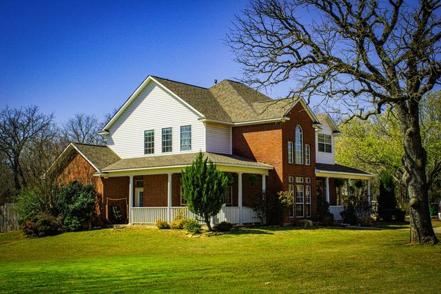 10 Shady Creek Lane, Bridgeport, TX 76426