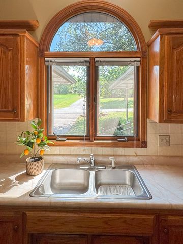 230 Groton Street, Hollister, MO 65672