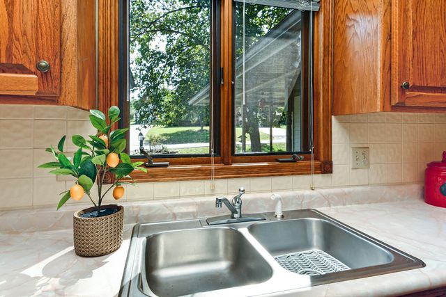 230 Groton Street, Hollister, MO 65672