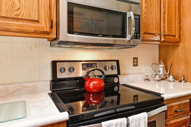 230 Groton Street, Hollister, MO 65672