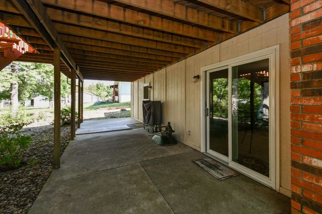 230 Groton Street, Hollister, MO 65672