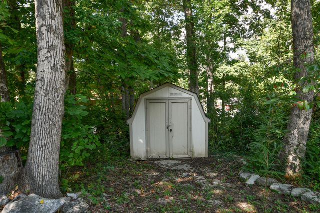 230 Groton Street, Hollister, MO 65672