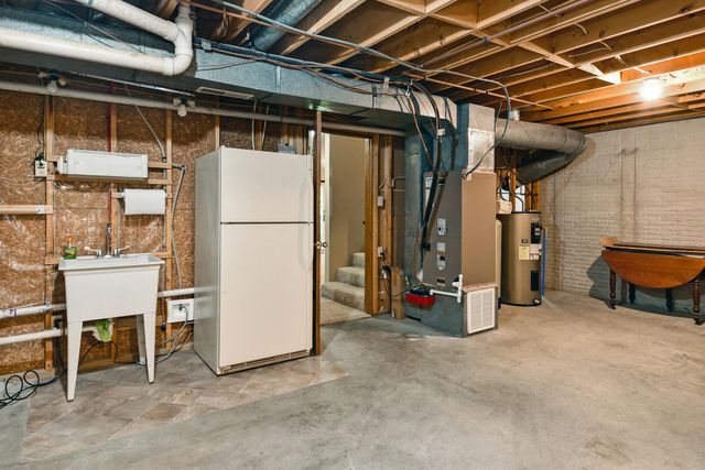 230 Groton Street, Hollister, MO 65672