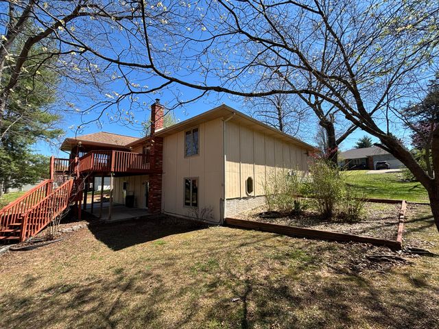 230 Groton Street, Hollister, MO 65672