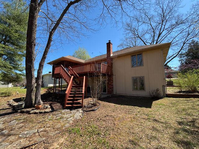 230 Groton Street, Hollister, MO 65672