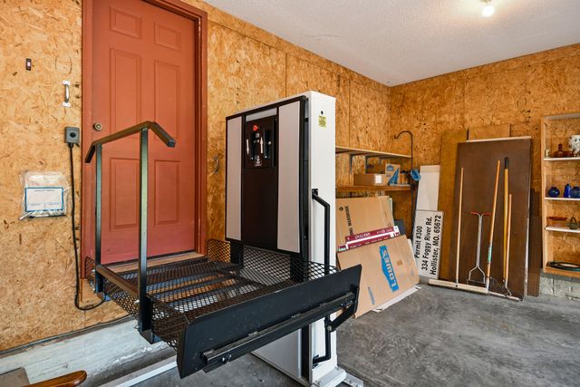 230 Groton Street, Hollister, MO 65672