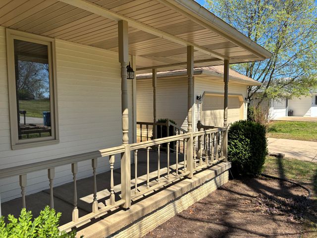 230 Groton Street, Hollister, MO 65672