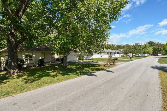 230 Groton Street, Hollister, MO 65672