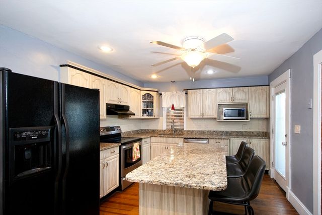 99 Phillips St, Quincy, MA 02170