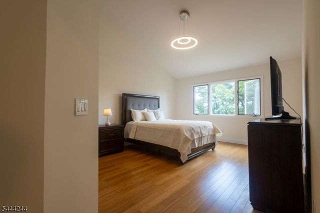 107 Rock Ledge Ter, Haledon Boro, NJ 07508