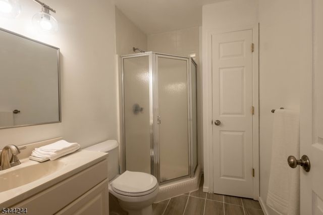 107 Rock Ledge Ter, Haledon Boro, NJ 07508