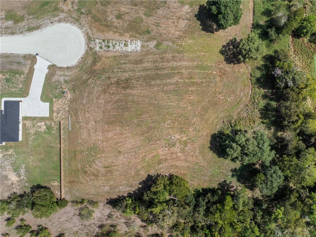 136 Court Side Drive, Snook, TX 77878 — photo 4