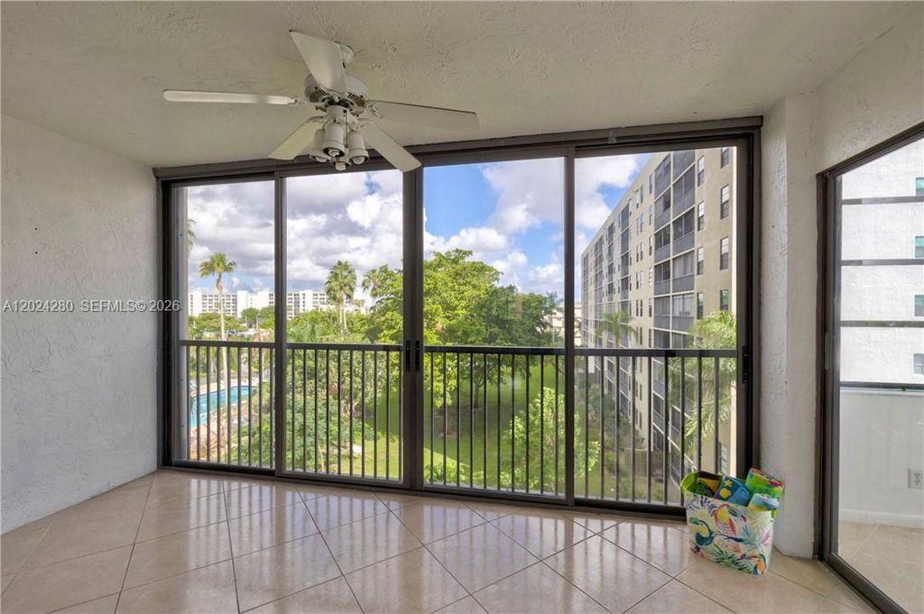 2205 S Cypress Bend Dr 508, Pompano Beach, FL 33069