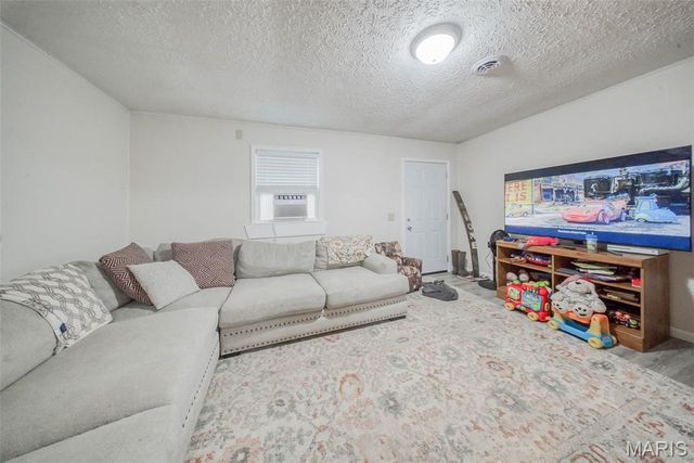 15020 Hackney Drive, St Robert, MO 65584