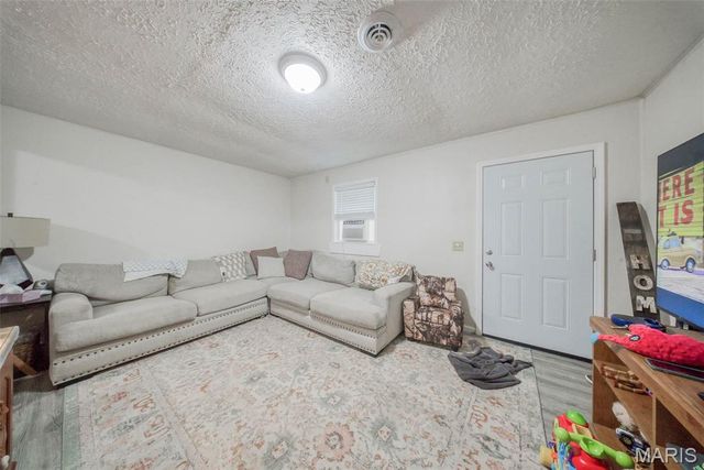 15020 Hackney Drive, St Robert, MO 65584