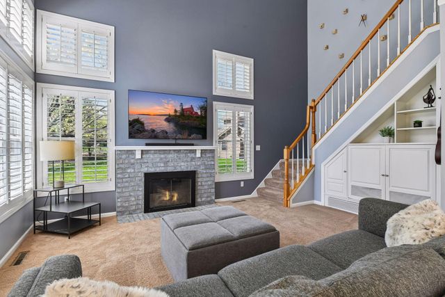 8135 Long Meadow Pointe, Eden Prairie, MN 55347