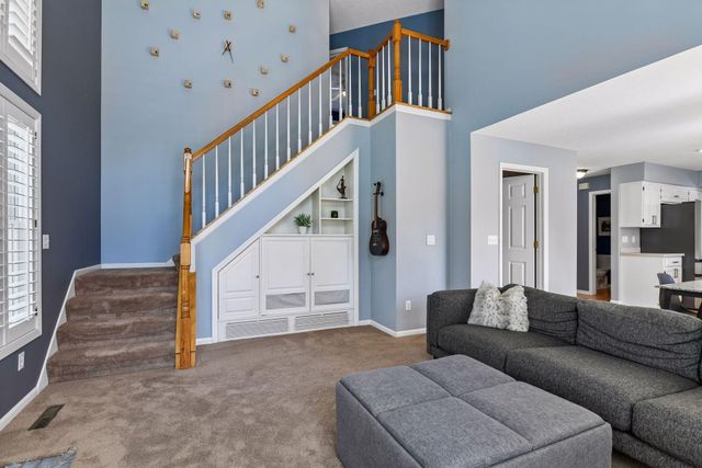 8135 Long Meadow Pointe, Eden Prairie, MN 55347