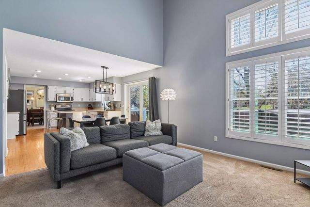 8135 Long Meadow Pointe, Eden Prairie, MN 55347