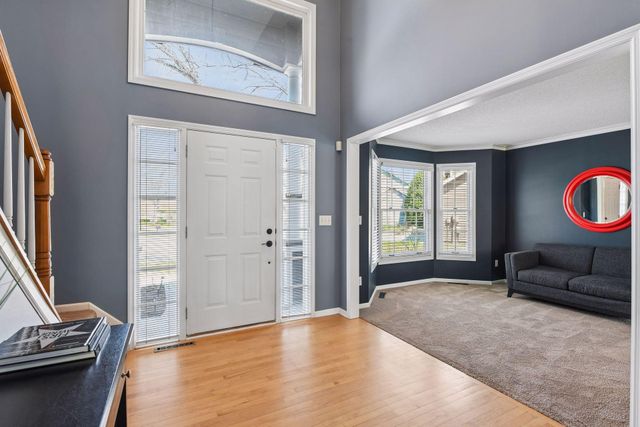 8135 Long Meadow Pointe, Eden Prairie, MN 55347