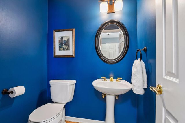 8135 Long Meadow Pointe, Eden Prairie, MN 55347