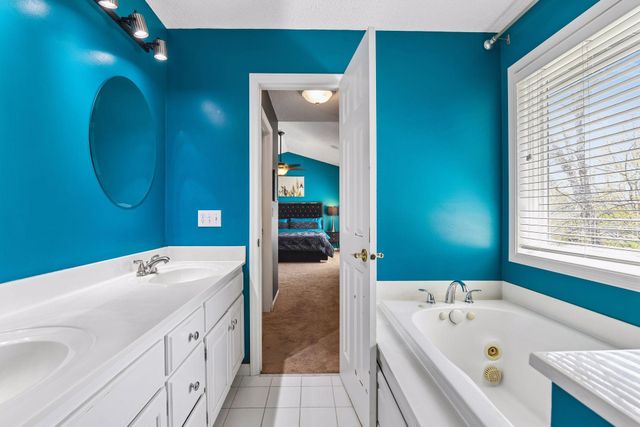 8135 Long Meadow Pointe, Eden Prairie, MN 55347