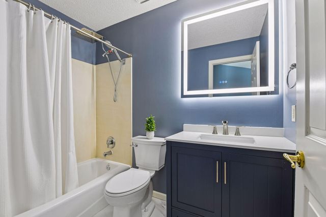 8135 Long Meadow Pointe, Eden Prairie, MN 55347